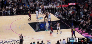 中国区电竞-攻防建功！李凯尔造成波斯特进攻犯规 又送妙传助飞韦尔打停勇士